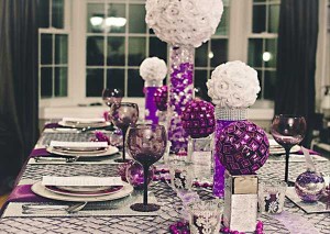 purple-white-christmas-table-decor-2